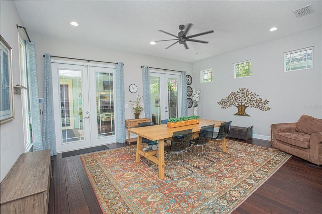 For Sale: $997,500 (5 beds, 3 baths, 3217 Square Feet)