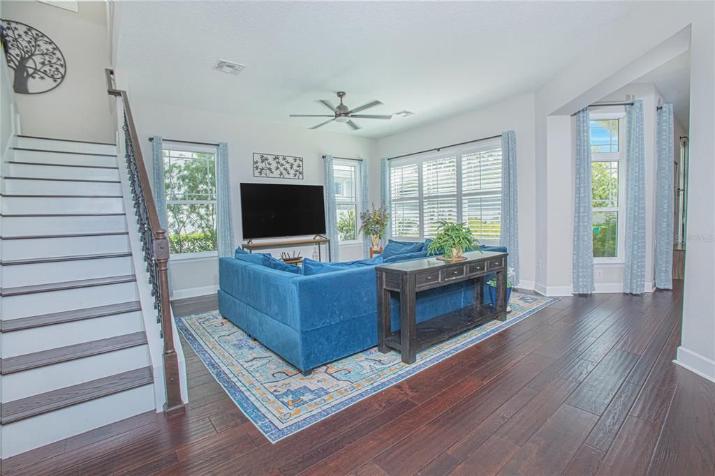 For Sale: $997,500 (5 beds, 3 baths, 3217 Square Feet)