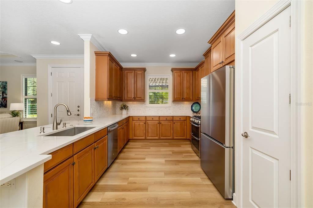 Active With Contract: $570,000 (3 beds, 2 baths, 1926 Square Feet)