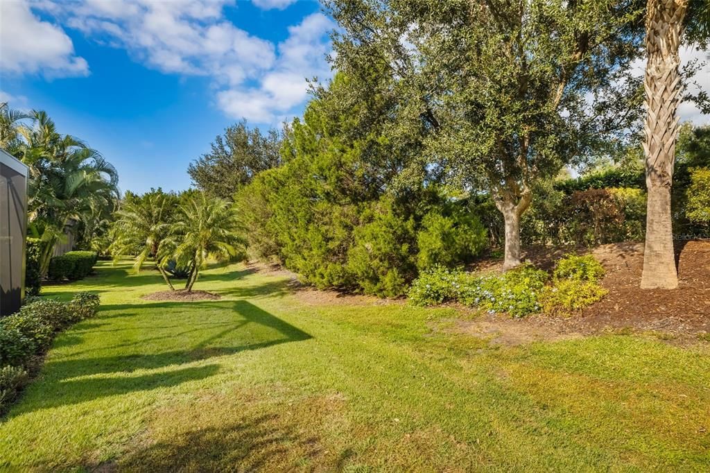 Active With Contract: $570,000 (3 beds, 2 baths, 1926 Square Feet)