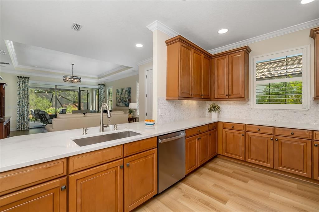 Active With Contract: $570,000 (3 beds, 2 baths, 1926 Square Feet)