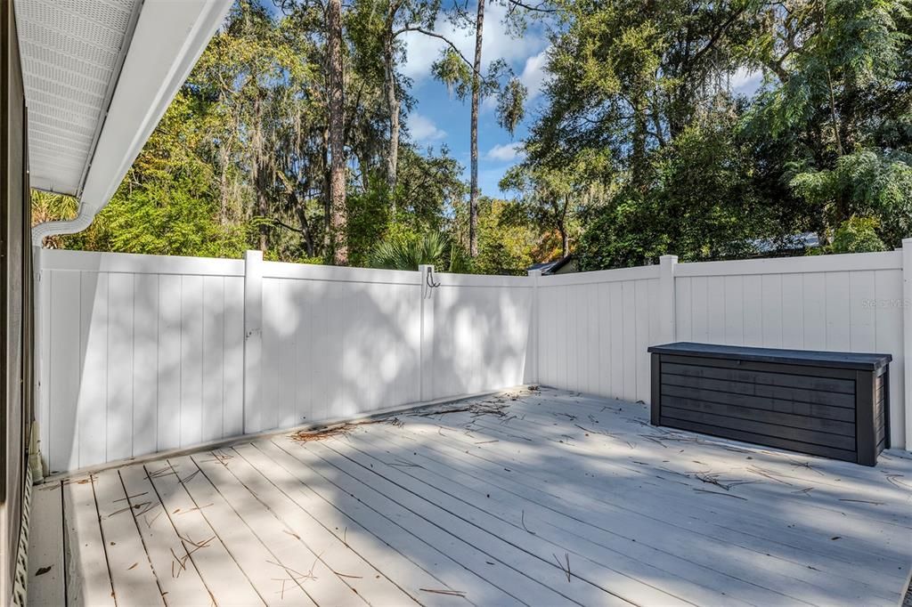 Под контрактом: $329,000 (3 спален, 2 ванн, 1240 Квадратных фут)