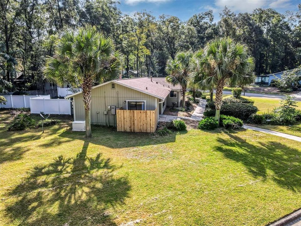 Под контрактом: $329,000 (3 спален, 2 ванн, 1240 Квадратных фут)