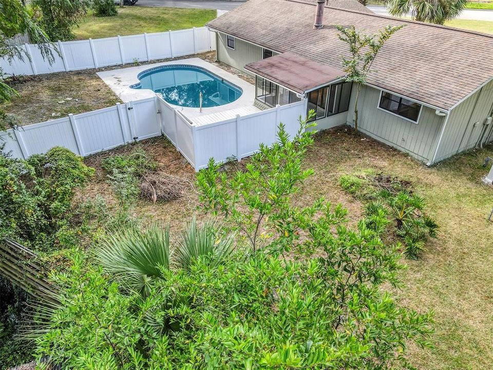 Под контрактом: $329,000 (3 спален, 2 ванн, 1240 Квадратных фут)