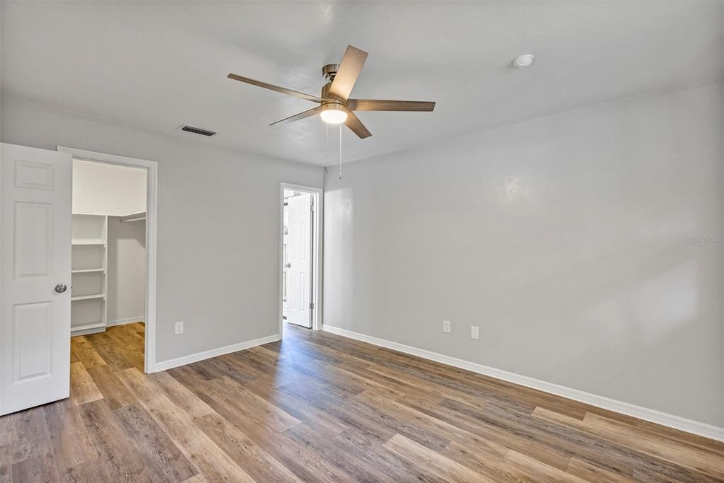 Под контрактом: $329,000 (3 спален, 2 ванн, 1240 Квадратных фут)