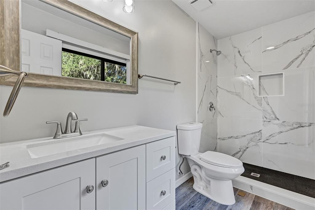 Под контрактом: $329,000 (3 спален, 2 ванн, 1240 Квадратных фут)