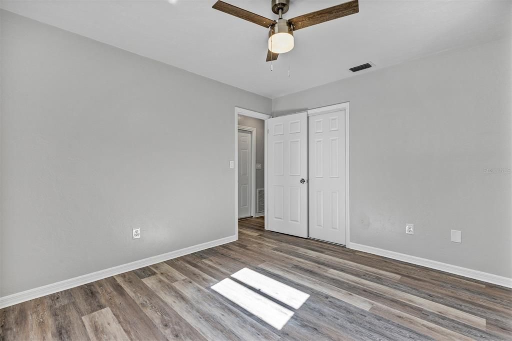 Под контрактом: $329,000 (3 спален, 2 ванн, 1240 Квадратных фут)