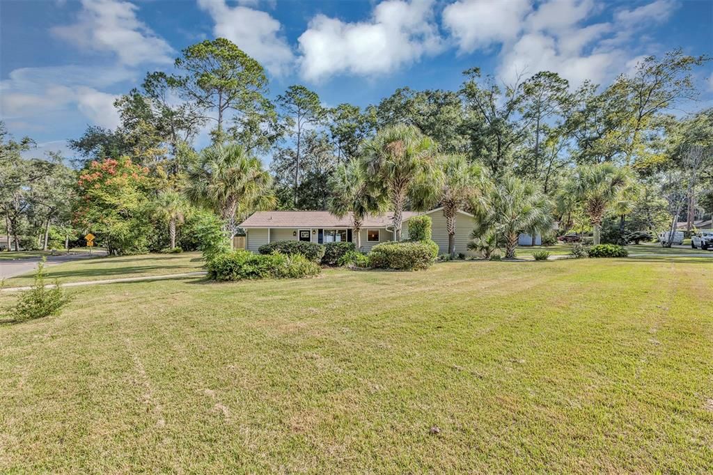 Под контрактом: $329,000 (3 спален, 2 ванн, 1240 Квадратных фут)