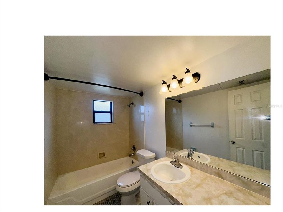 出租: $1,499 (2 贝兹, 1 浴室, 916 平方英尺)