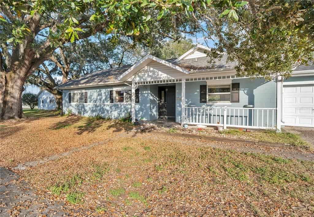 For Sale: $299,900 (3 beds, 2 baths, 1571 Square Feet)