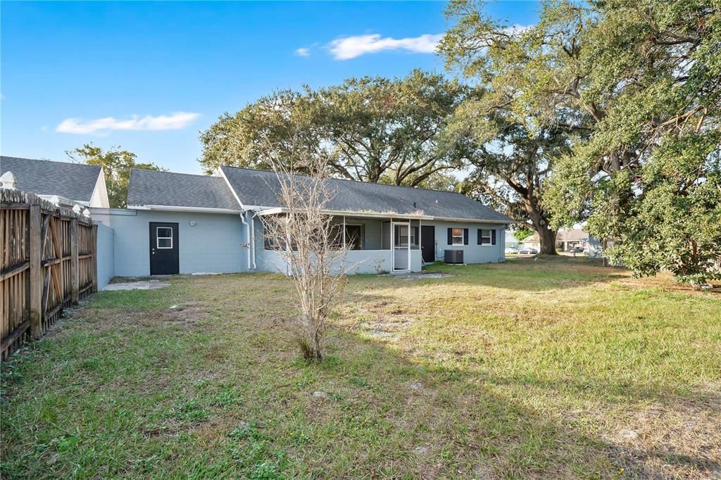 For Sale: $299,900 (3 beds, 2 baths, 1571 Square Feet)