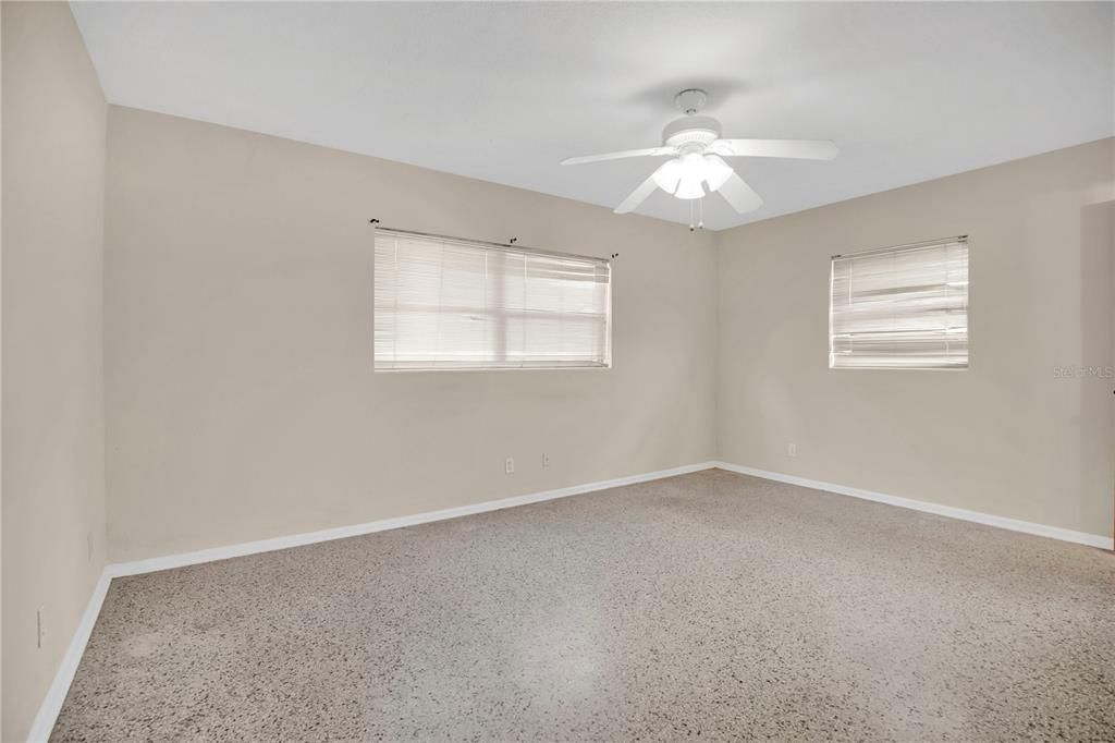 For Sale: $299,900 (3 beds, 2 baths, 1571 Square Feet)