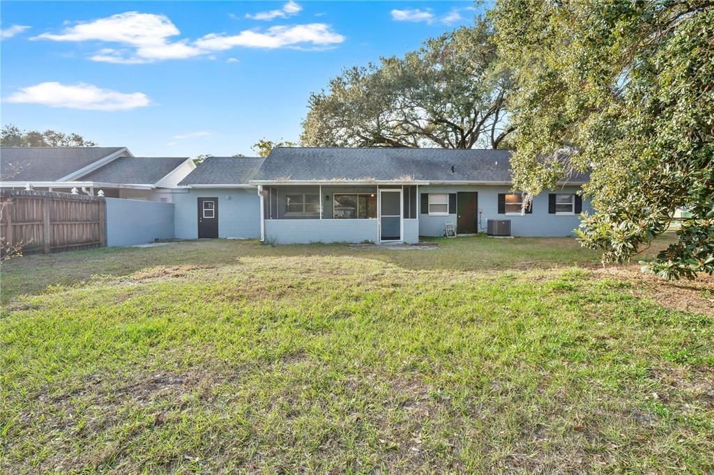 For Sale: $299,900 (3 beds, 2 baths, 1571 Square Feet)