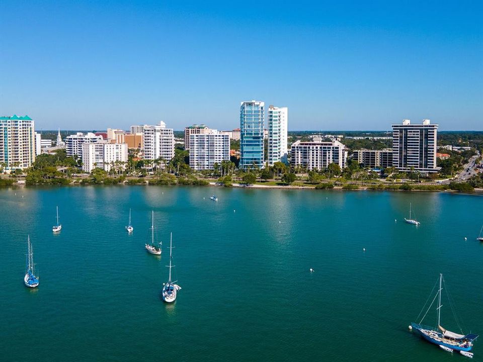 На продажу: $5,825,000 (4 спален, 4 ванн, 4310 Квадратных фут)