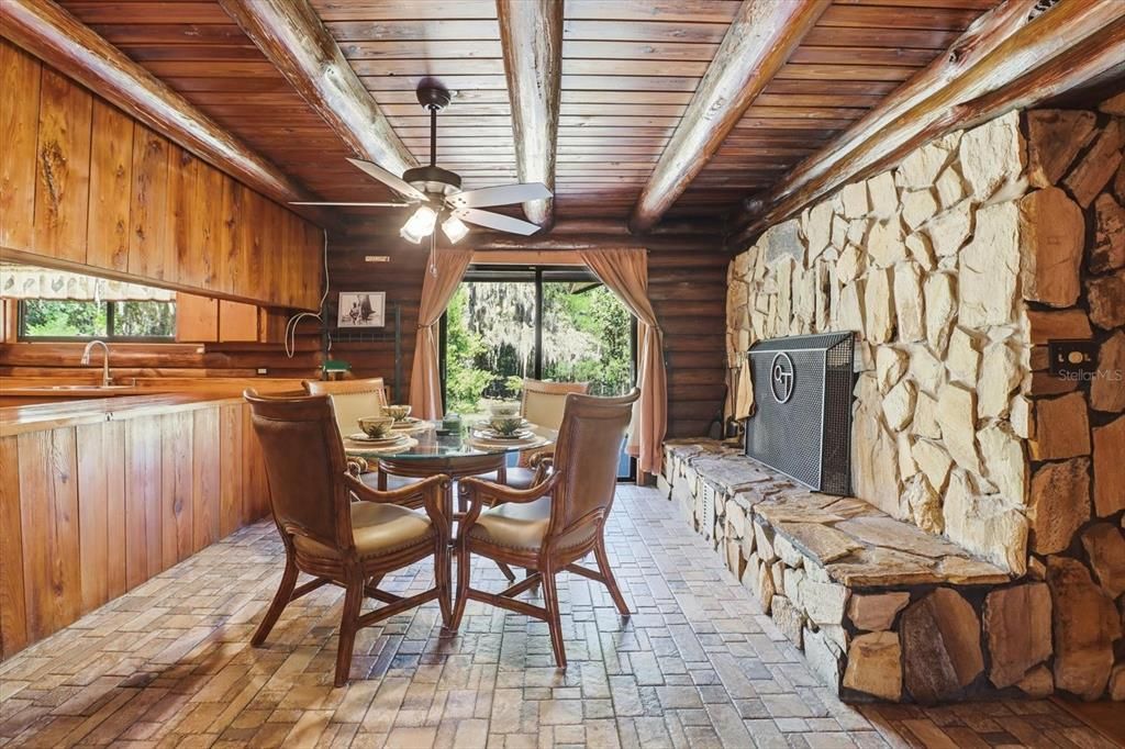 待售: $389,000 (3 贝兹, 2 浴室, 2020 平方英尺)