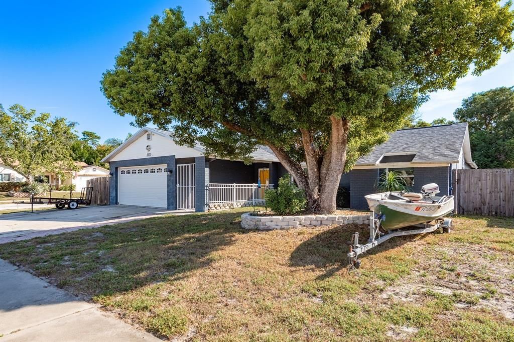 Под контрактом: $275,000 (3 спален, 3 ванн, 1572 Квадратных фут)