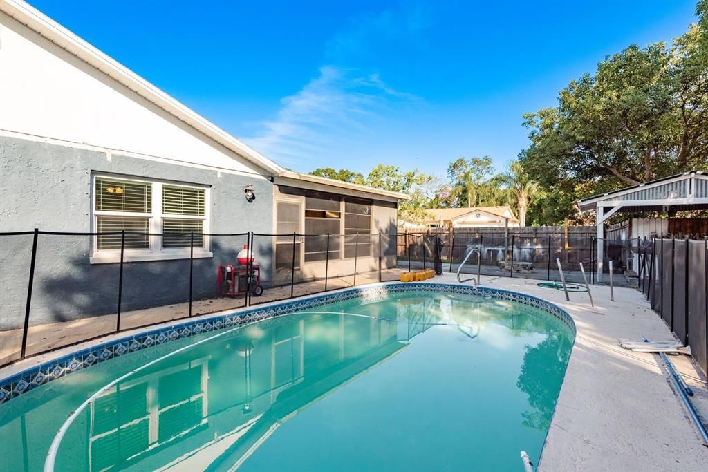 Под контрактом: $275,000 (3 спален, 3 ванн, 1572 Квадратных фут)