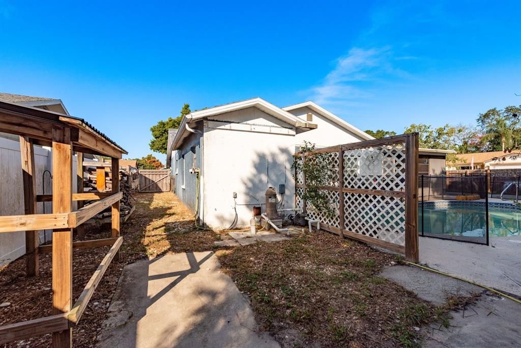 Под контрактом: $275,000 (3 спален, 3 ванн, 1572 Квадратных фут)