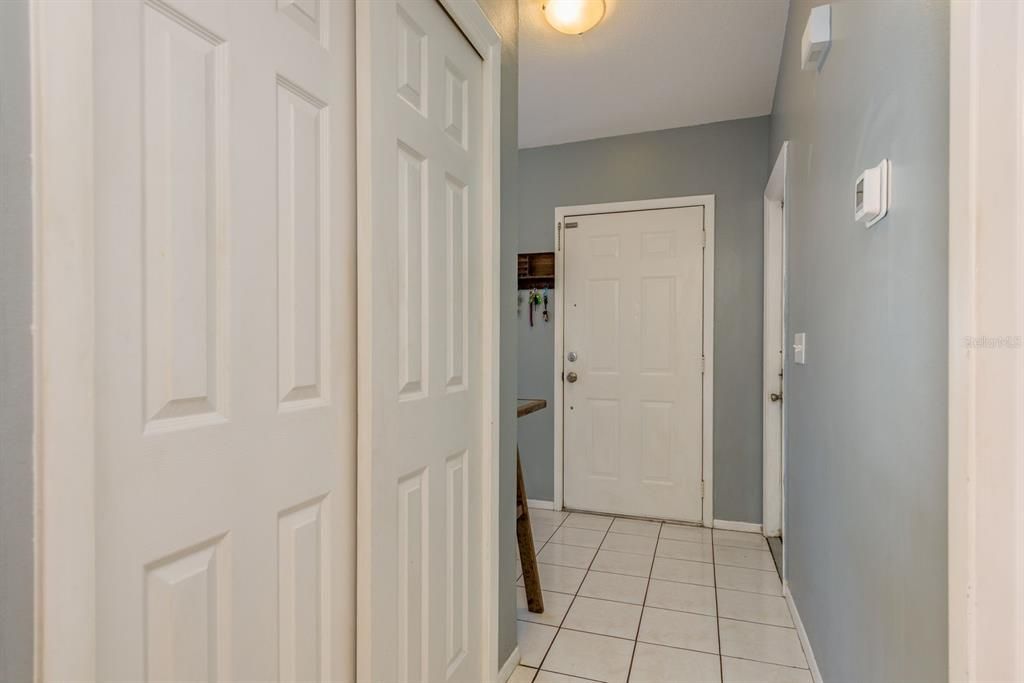 Под контрактом: $275,000 (3 спален, 3 ванн, 1572 Квадратных фут)