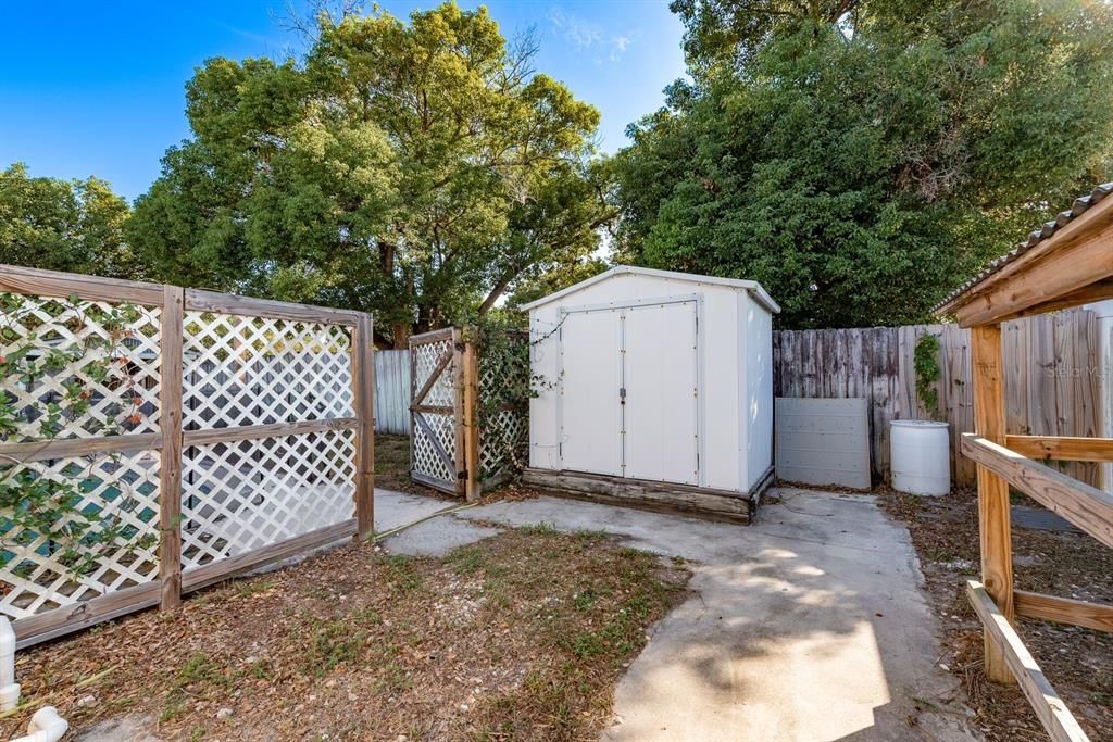 Под контрактом: $275,000 (3 спален, 3 ванн, 1572 Квадратных фут)