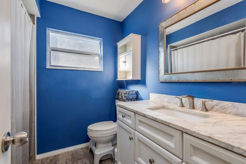 Под контрактом: $275,000 (3 спален, 3 ванн, 1572 Квадратных фут)