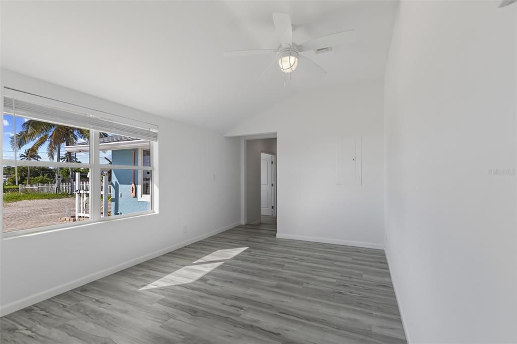 Active With Contract: $495,000 (3 beds, 2 baths, 1533 Square Feet)