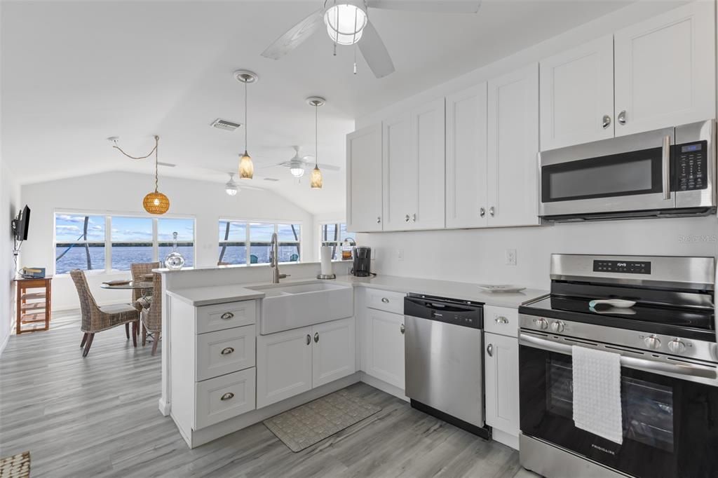 Active With Contract: $495,000 (3 beds, 2 baths, 1533 Square Feet)