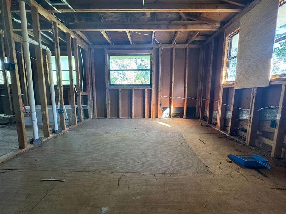 For Sale: $155,000 (4 beds, 2 baths, 3507 Square Feet)