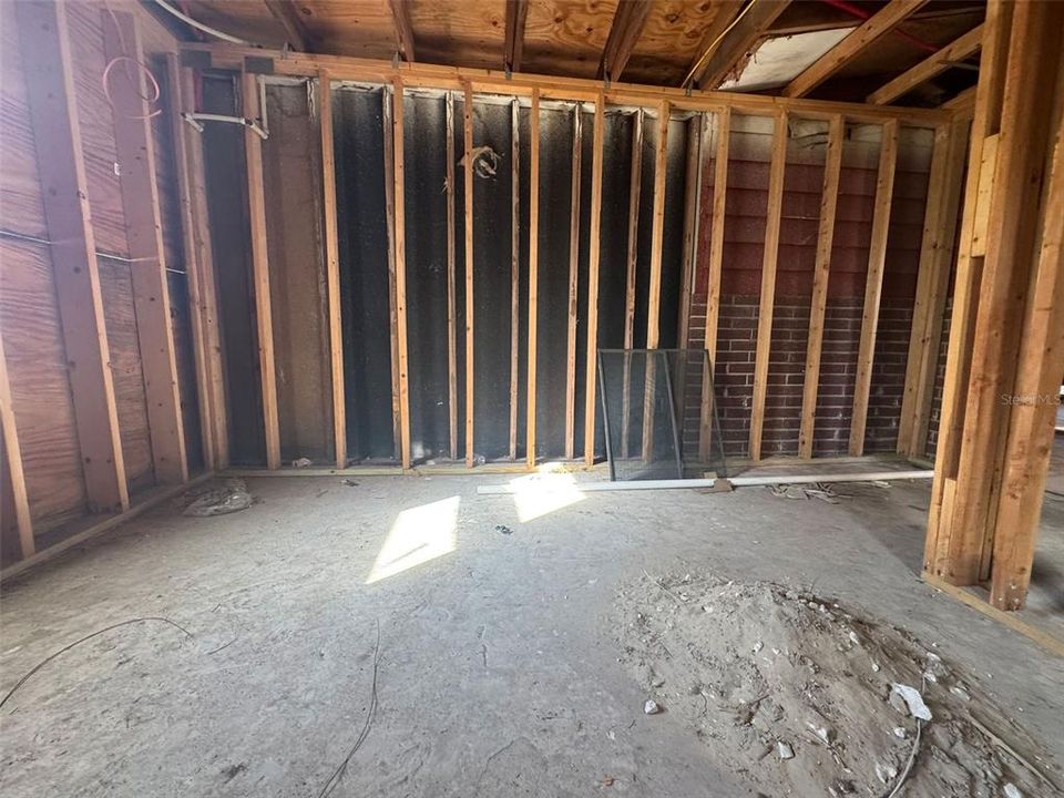 For Sale: $155,000 (4 beds, 2 baths, 3507 Square Feet)