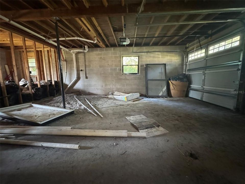 For Sale: $155,000 (4 beds, 2 baths, 3507 Square Feet)