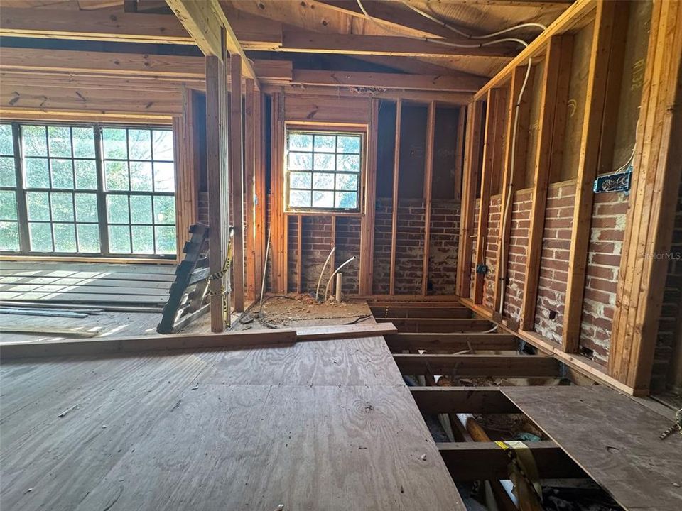 For Sale: $155,000 (4 beds, 2 baths, 3507 Square Feet)