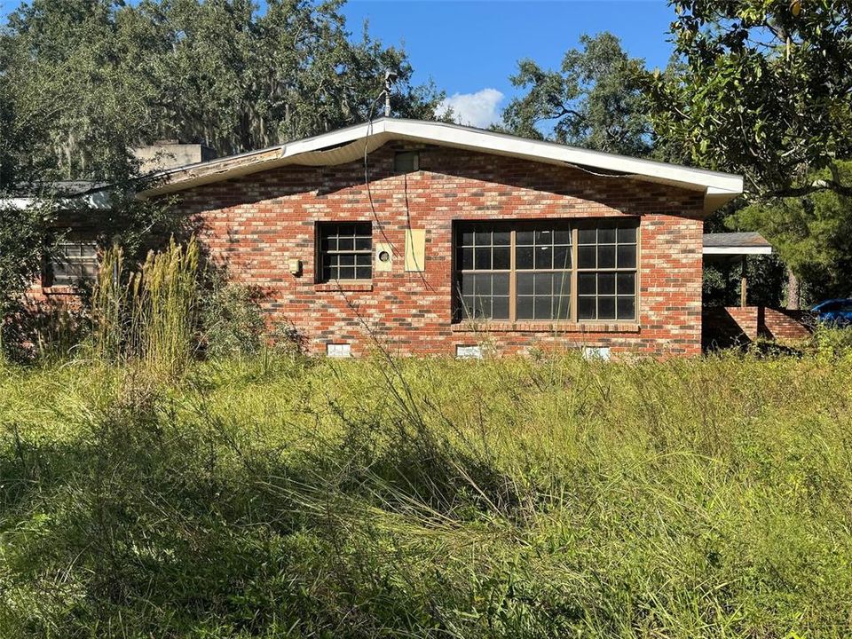 For Sale: $155,000 (4 beds, 2 baths, 3507 Square Feet)