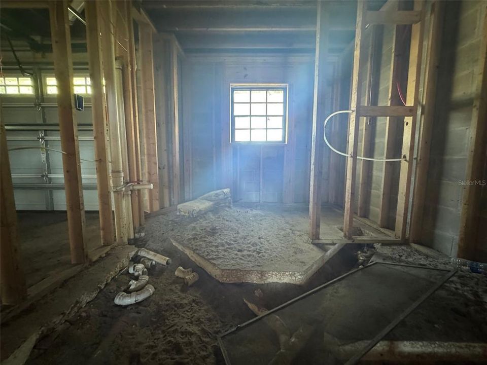 For Sale: $155,000 (4 beds, 2 baths, 3507 Square Feet)