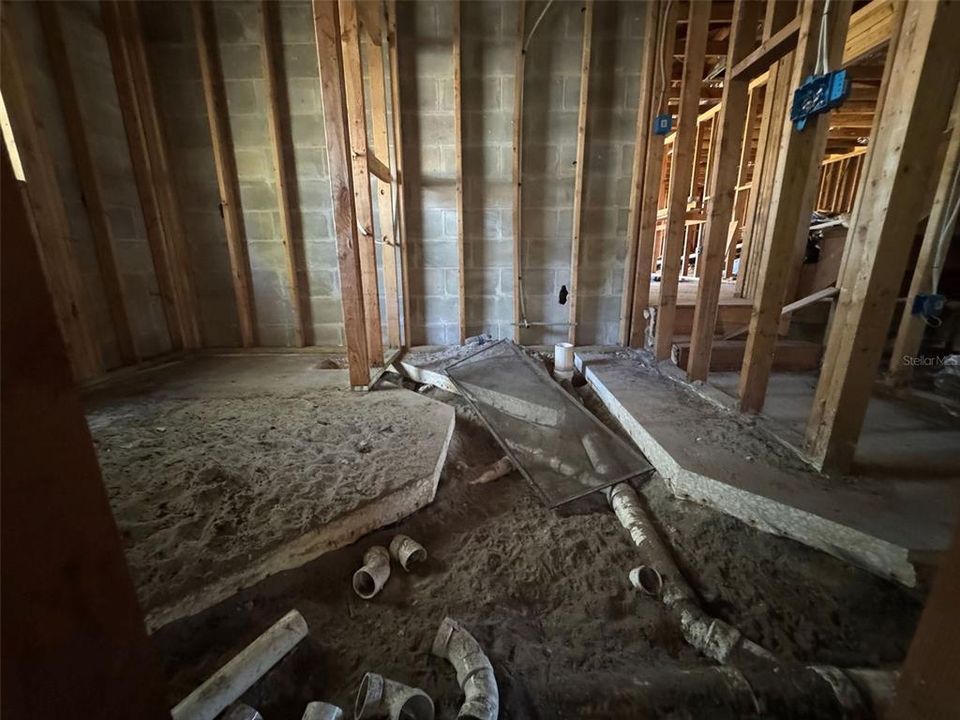 For Sale: $155,000 (4 beds, 2 baths, 3507 Square Feet)