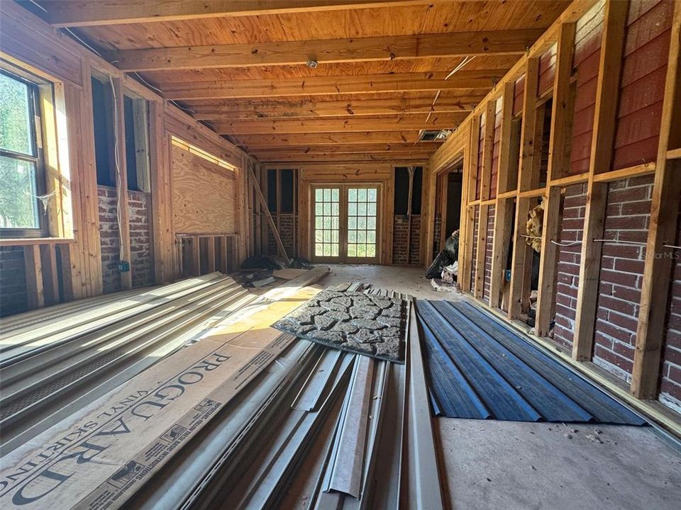 For Sale: $155,000 (4 beds, 2 baths, 3507 Square Feet)