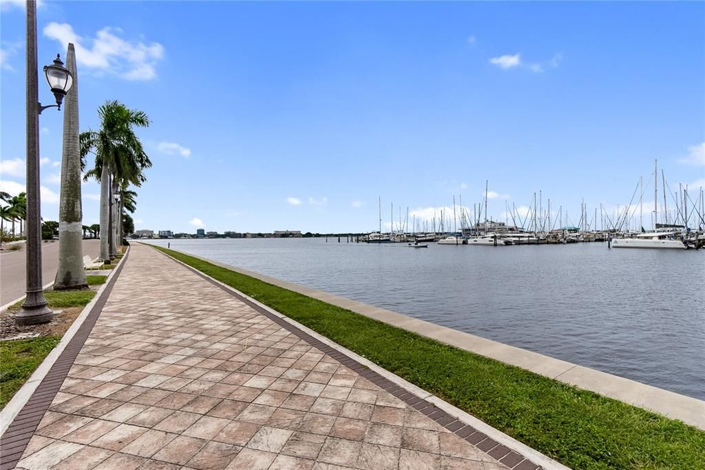 На продажу: $358,000 (4 спален, 2 ванн, 1288 Квадратных фут)