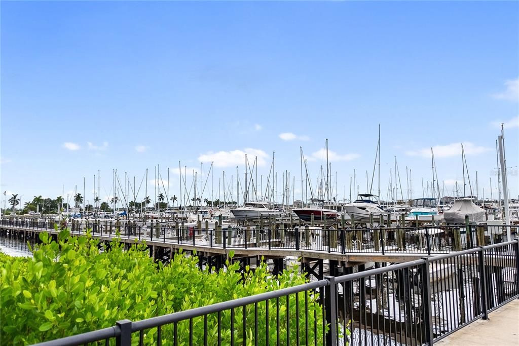 На продажу: $358,000 (4 спален, 2 ванн, 1288 Квадратных фут)