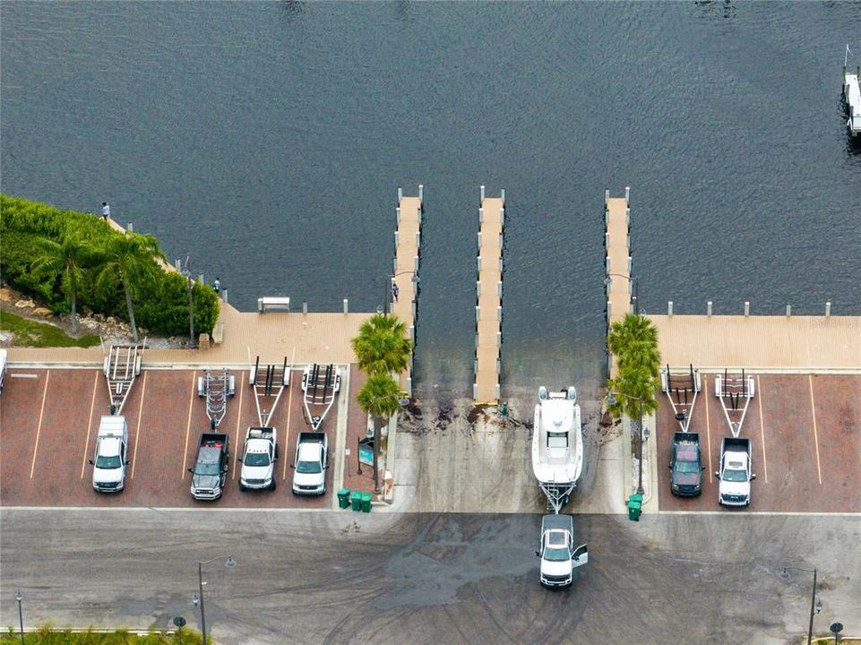 На продажу: $358,000 (4 спален, 2 ванн, 1288 Квадратных фут)