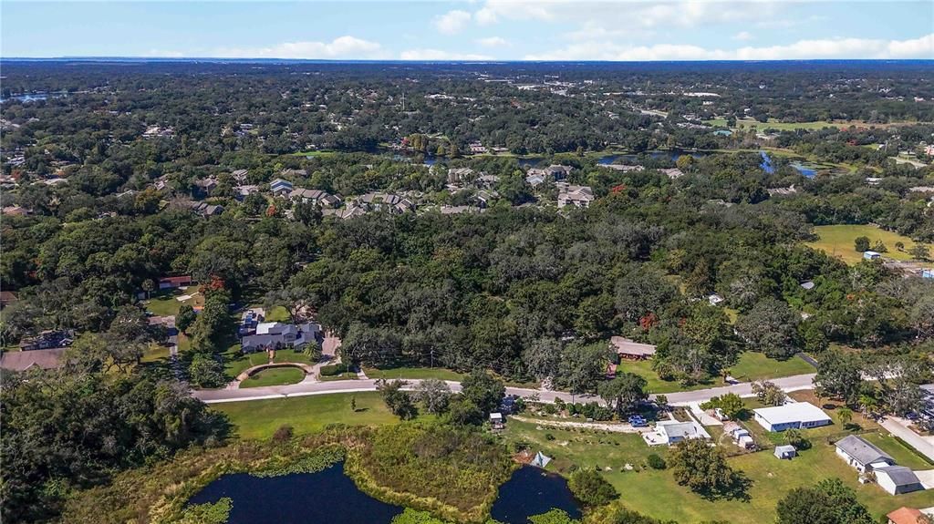 待售: $899,000 (2.83 acres)