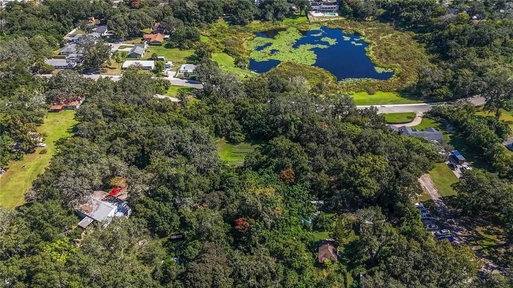 待售: $899,000 (2.83 acres)