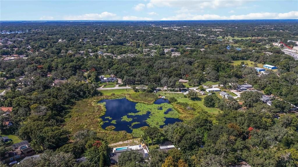 待售: $899,000 (2.83 acres)