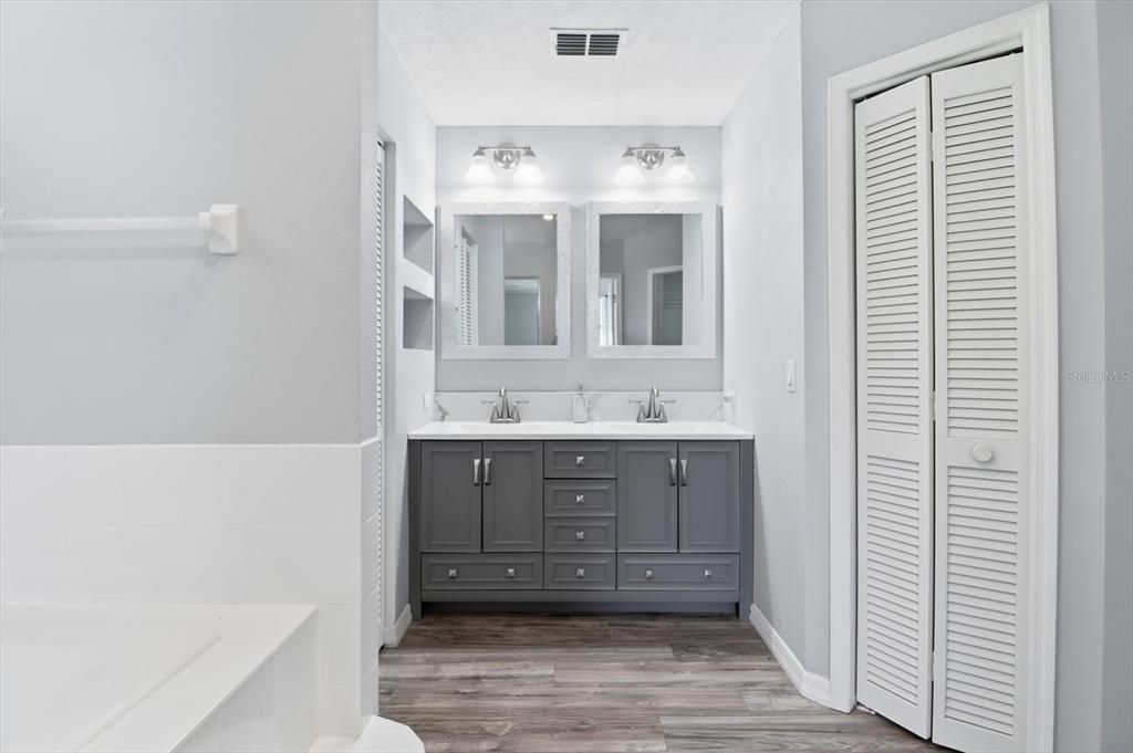 待售: $375,000 (3 贝兹, 2 浴室, 1786 平方英尺)