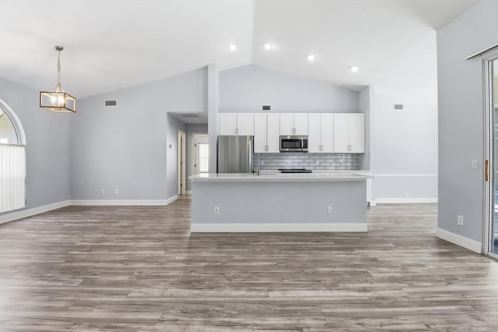 待售: $375,000 (3 贝兹, 2 浴室, 1786 平方英尺)