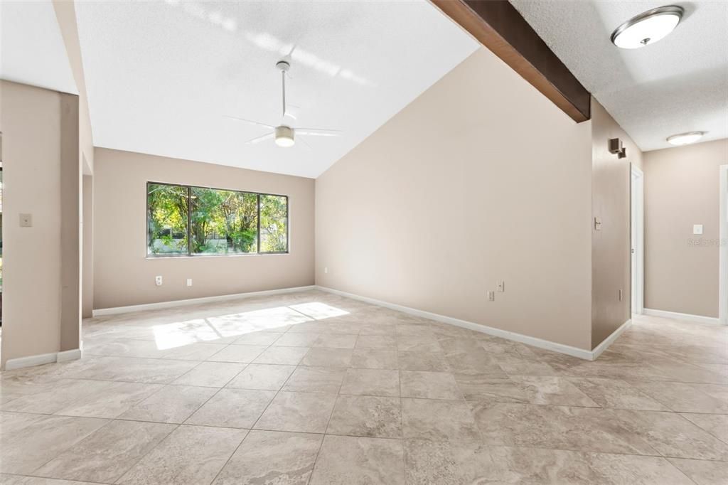 Active With Contract: $244,000 (2 beds, 2 baths, 1241 Square Feet)