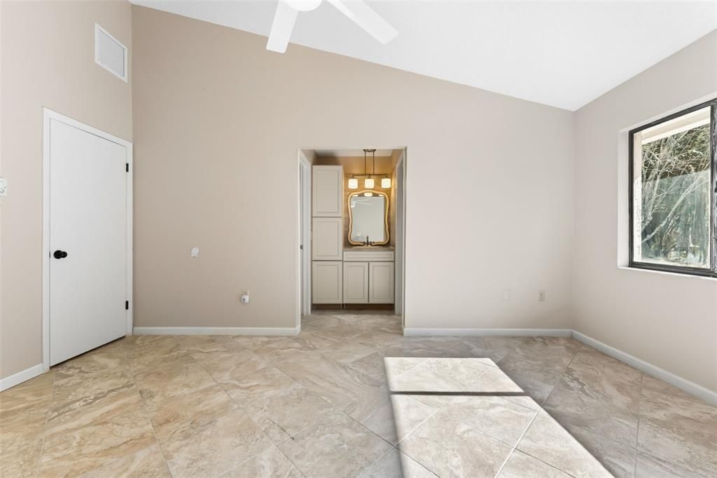 Active With Contract: $244,000 (2 beds, 2 baths, 1241 Square Feet)