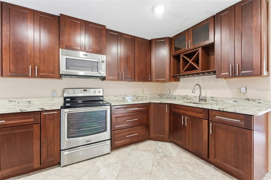 Active With Contract: $244,000 (2 beds, 2 baths, 1241 Square Feet)