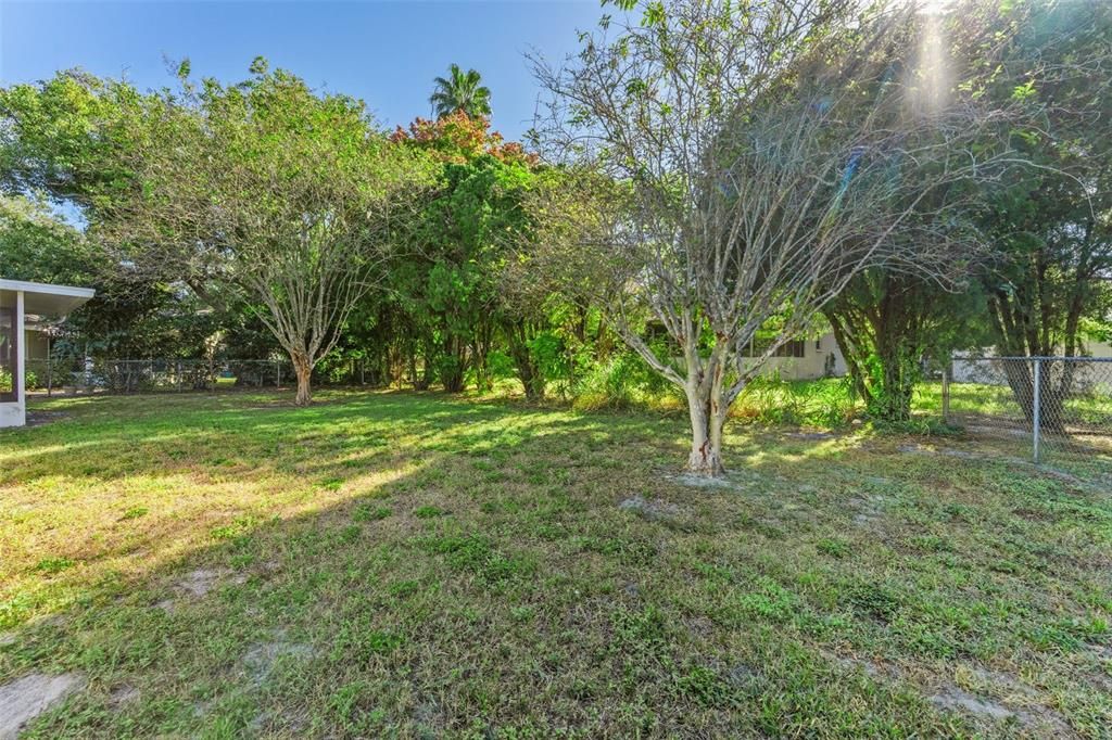 Active With Contract: $244,000 (2 beds, 2 baths, 1241 Square Feet)