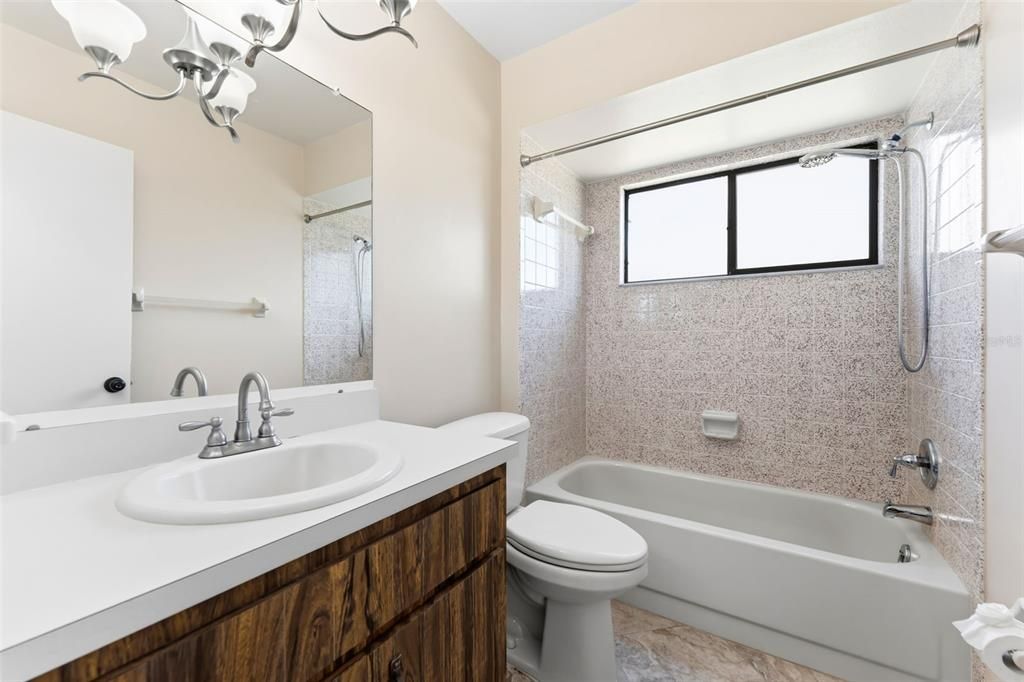 Active With Contract: $244,000 (2 beds, 2 baths, 1241 Square Feet)