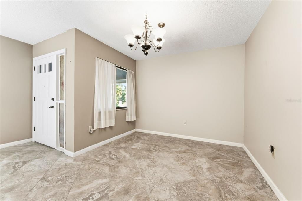 Active With Contract: $244,000 (2 beds, 2 baths, 1241 Square Feet)