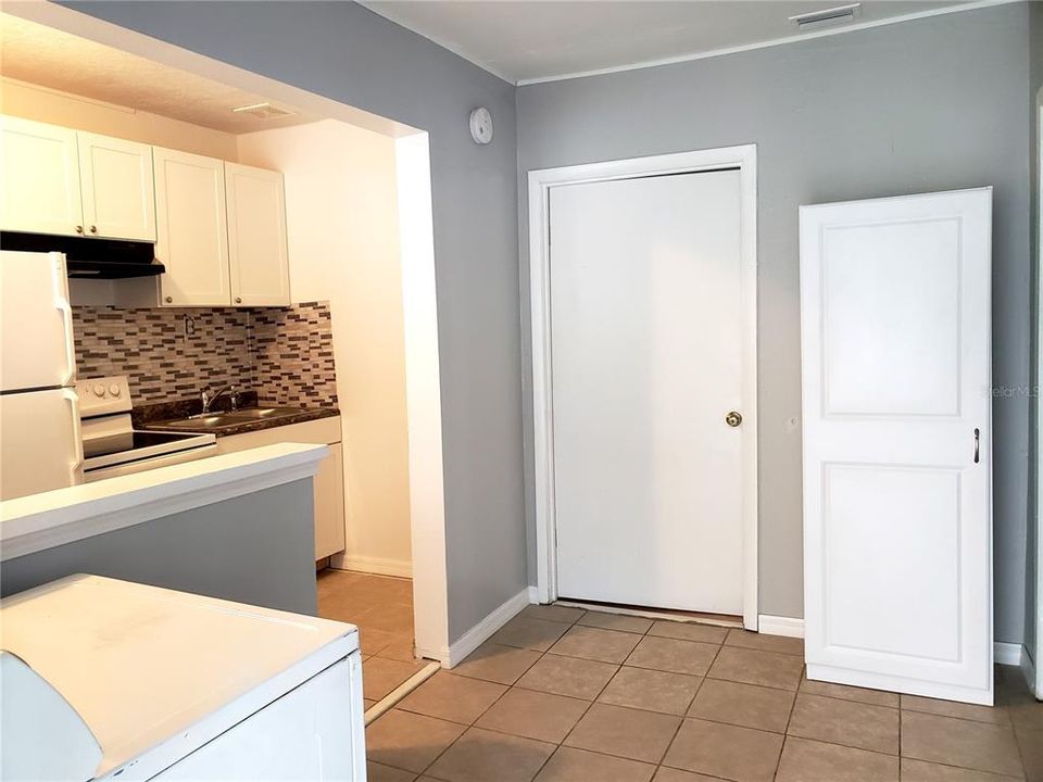 En Renta: $1,000 (1 camas, 1 baños, 700 Pies cuadrados)